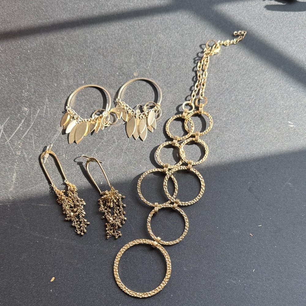 Elegant Gold Jewelry Set